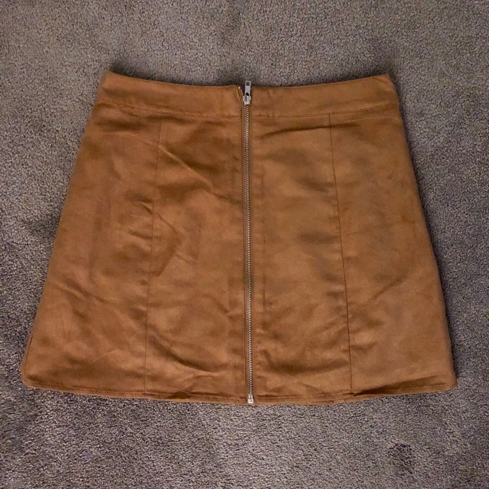 Tan front zip skirt